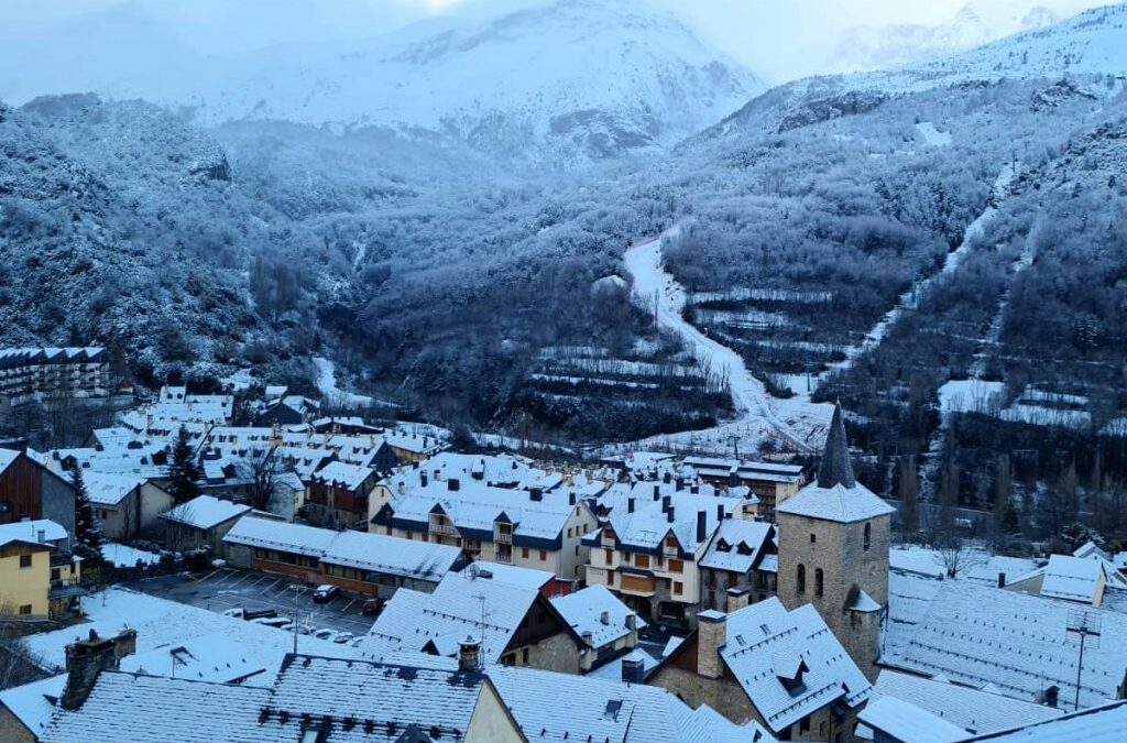 Vivir el Pirineo en las cuatro estaciones: cuando una casa deja de ser solo una escapada